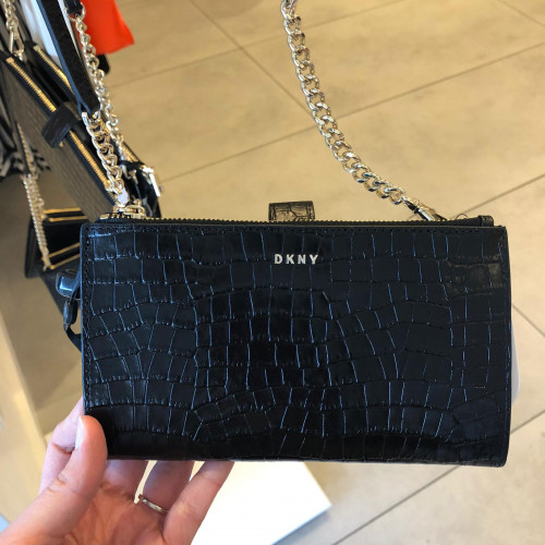 شنطة للبطاقات من دكني لون اسود