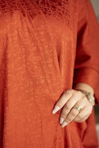 عباية حرير نص بشت