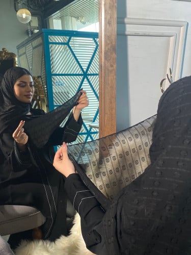 طرحة سوداء ناعمة