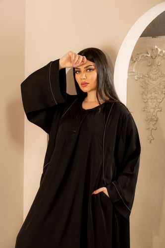 عباية كلوش مسكره من الامام