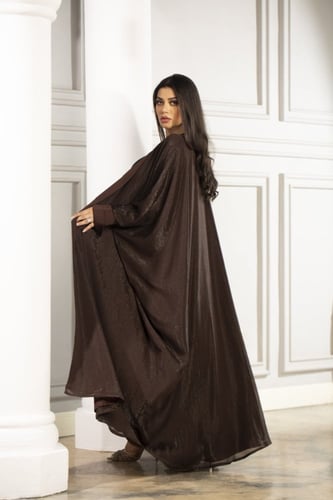 عباية بشت بني باكمام أنيقة