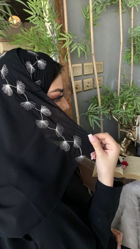 طرحة بتشجير ابيض