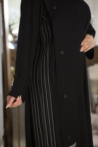 عباية اسود بكلفة من الجوانب