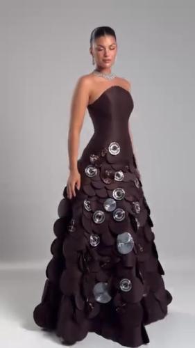 فستان سهرة ميكادو بتصميم انيق