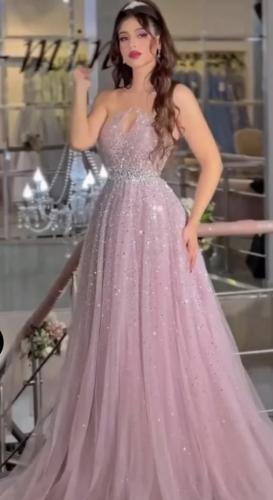 فستان سهره مرصع بفصوص الكرستال