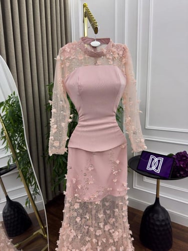 فستان سهرة باربي بتل مطرز بالورد