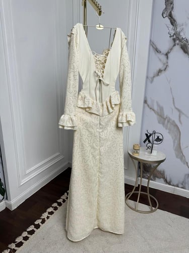 فستان اوف وايت طويل قماش شانيل