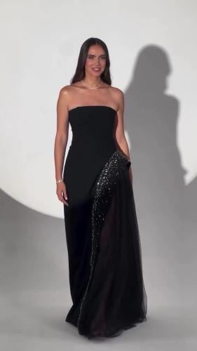 فستان سهره مزين بأحجار الكرستال