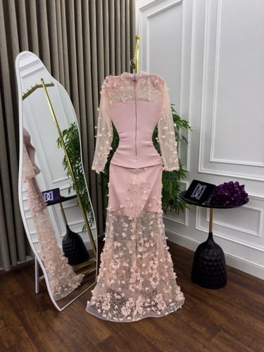 فستان سهرة باربي بتل مطرز بالورد