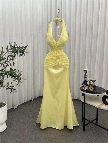 فستان بتصميم ناعم ومميز