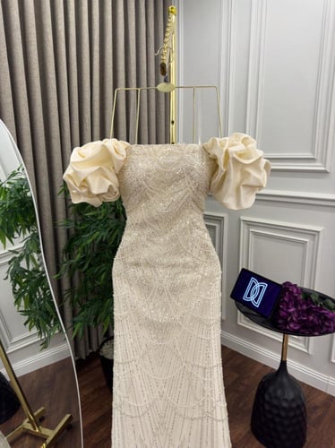 فستان سهرة اوف وايت مطرز