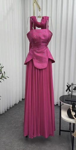 فستان بتصميم كورسيه مع شال