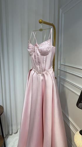 فستان سهرة تفته مزين باللولو