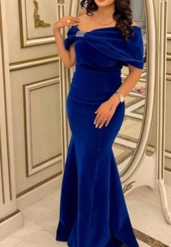 فستان سهرة مخملي انيق طويل لون نيلي