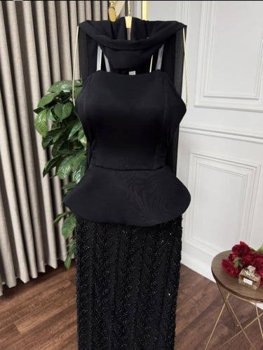 فستان سهره بقصة الكورسيه وتطريز كامل من الاسفل