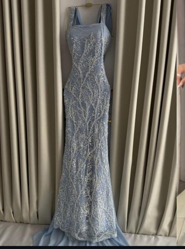 فستان سماوي دانتيل ناعم مطرز