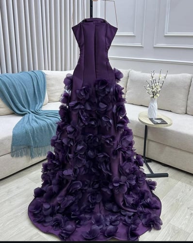 فستان سهره مزين بالورد البارز