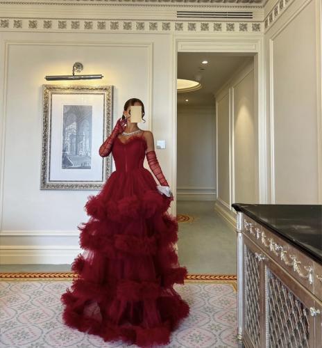 فستان سهره احمر بتصميم راقي