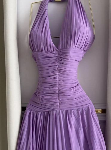 فستان بتصميم راقي وناعم