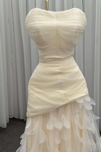 فستان سهره تل مُزين بالورد