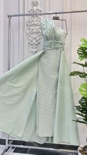 فستان تيفاني بتطريز مختلف