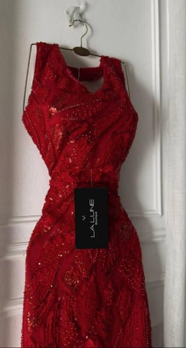 فستان سهره تطريز كامل مع ورد بارز