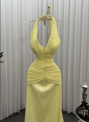 فستان بتصميم ناعم ومميز