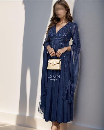 فستان كحلي شيفون اكمام كيب