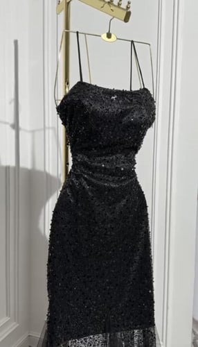 فستان سهره اسود تل مزين بالترتر والخرز