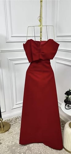 فستان سهرة مخملي انيق باللون الاحمر