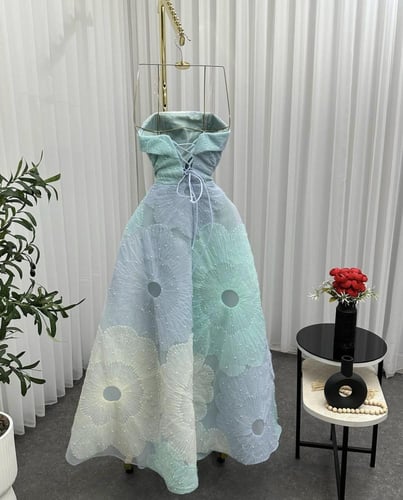 فستان سهرة جازار مموج وانيق