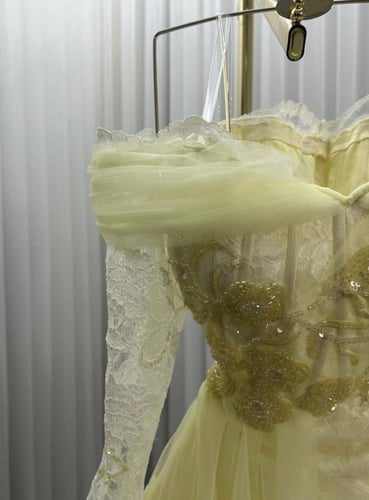 فستان سهرة دانتيل مزين بتطريز