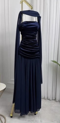 فستان كسرات طبقات مع شال