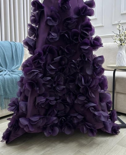 فستان سهره مزين بالورد البارز