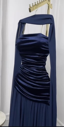 فستان كسرات طبقات مع شال