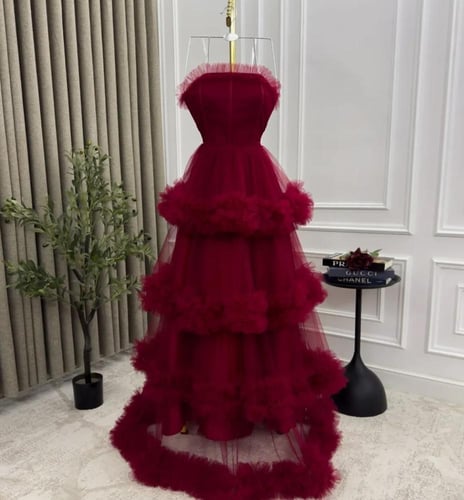 فستان سهره احمر بتصميم راقي