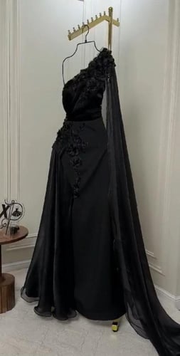 فستان جازار بكتف كيب طويل