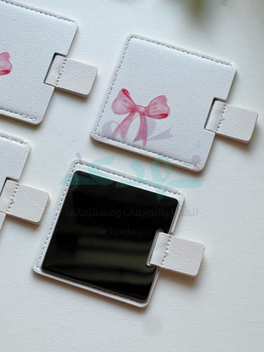 توزيعات مرايا جلد مربع