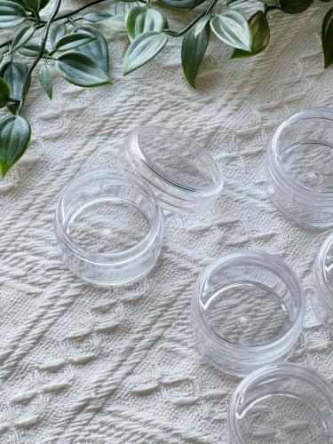 درزن علب لوشن فارغة