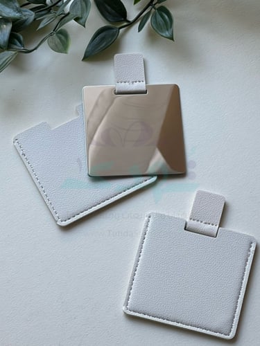 درزن مرايا جلد مربع