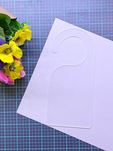 تعليقة باب اكريلك ثلجي ( 20•9 سم )