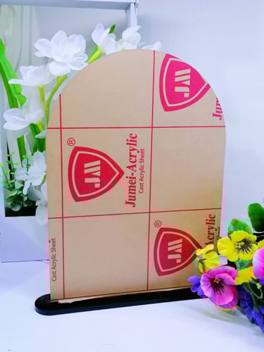 لوح اكريلك A4 شفاف مقوس مع قاعدة