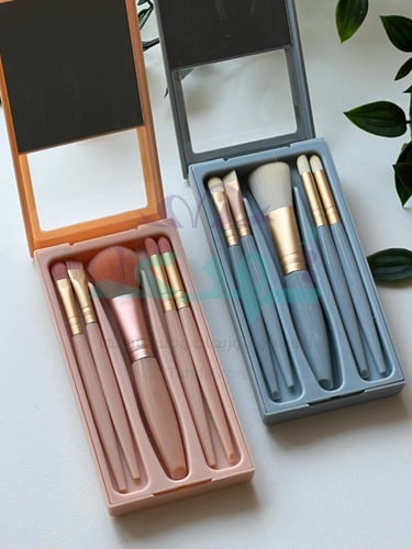 توزيعات علب فرش مكياج