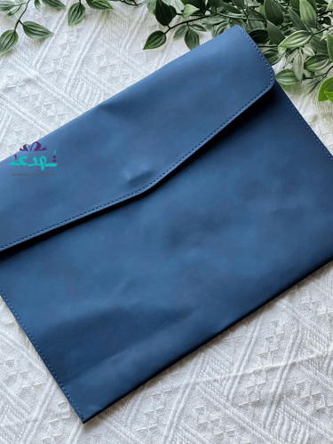 حقيبة جلد مع الحفر