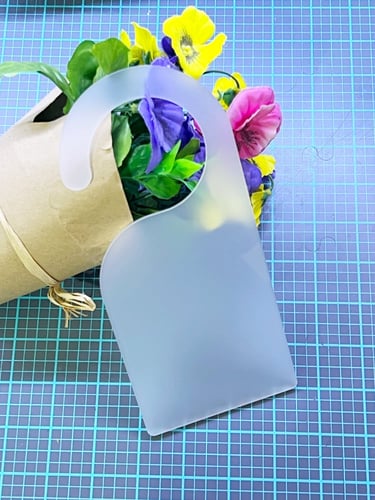 تعليقة باب اكريلك ثلجي ( 20•9 سم )