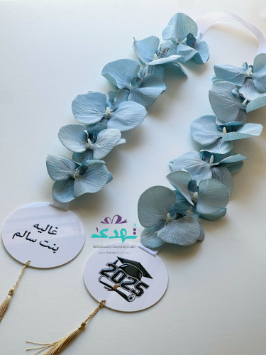 عقد ورد صناعي