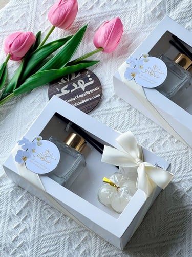 توزيعات فواحة مع شمعة