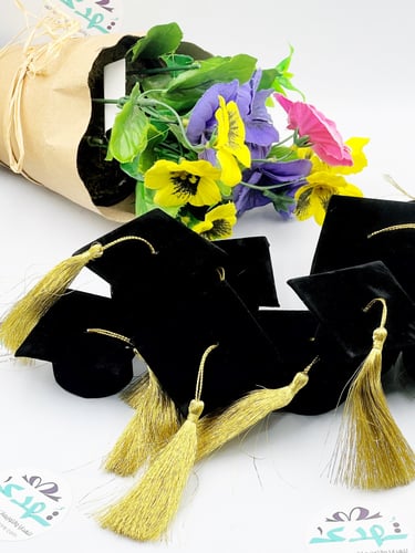 درزن قبعة تخرج ميني