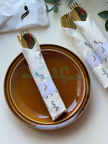 طقم ملاعق ومناديل بطباعة