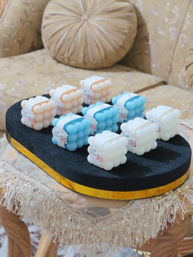 قاعدة تنسيق خشب مغلف مخمل اسود